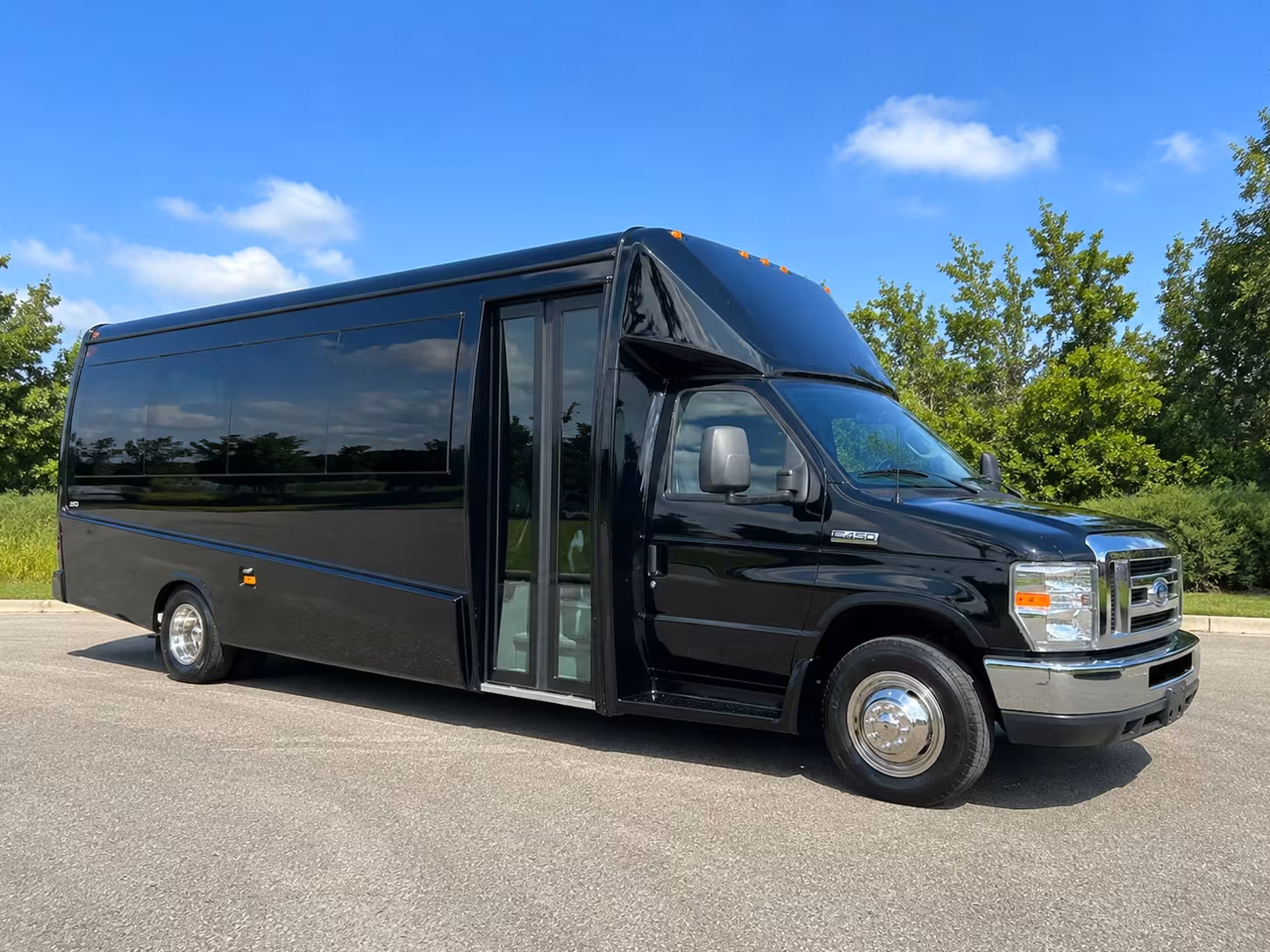 bridal party minibus rentals in montebello