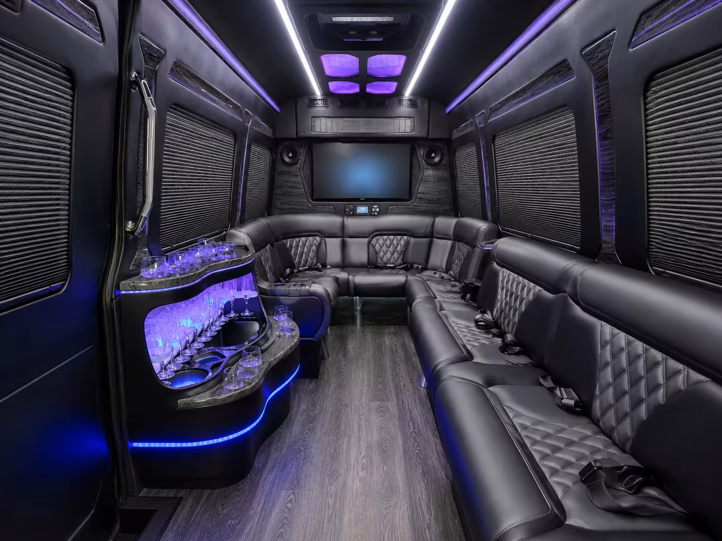montebello corporate shuttle buses for long distance business travel