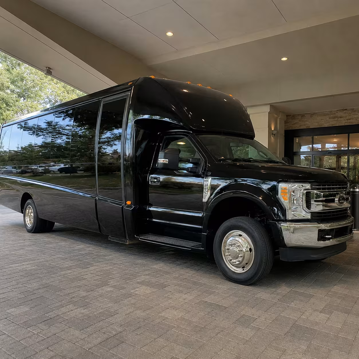 montebello minibus rentals to the rose bowl in pasadena